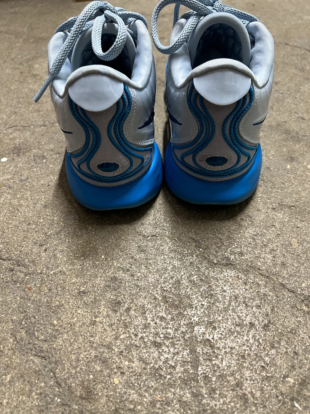 🏈 Nike Basketball Shoes Light Grey and Blue - photo 2