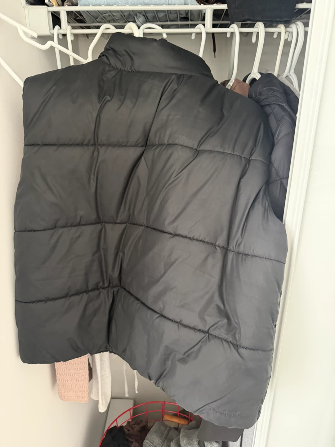 Nike Black Puffer Vest - photo 2