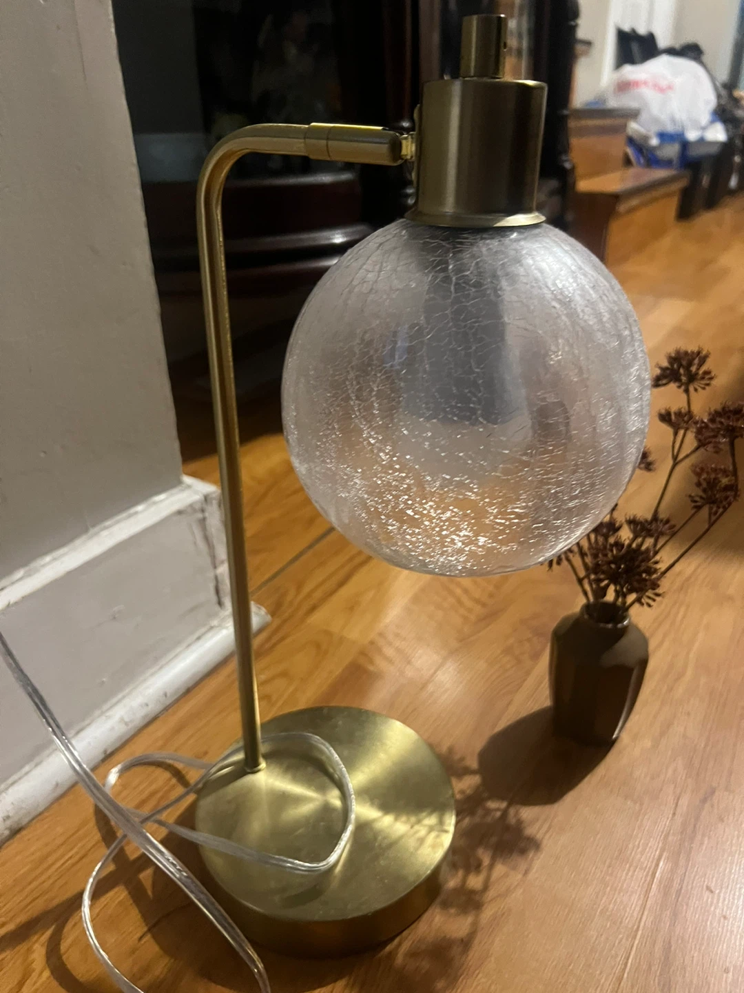 Brass Globe Table Lamp with Crackle Glass 🏈 - photo 3