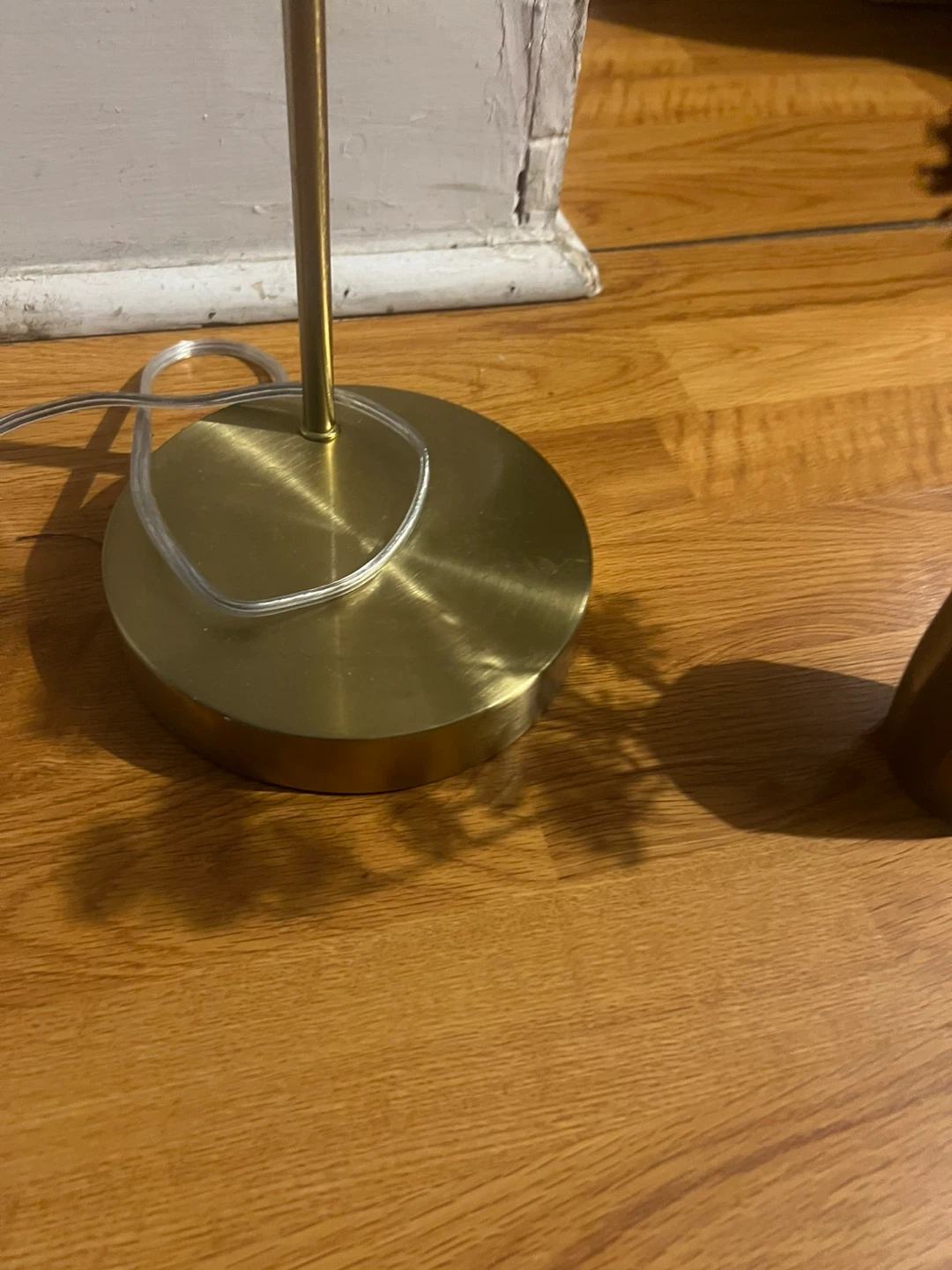 Brass Globe Table Lamp with Crackle Glass 🏈 - photo 4