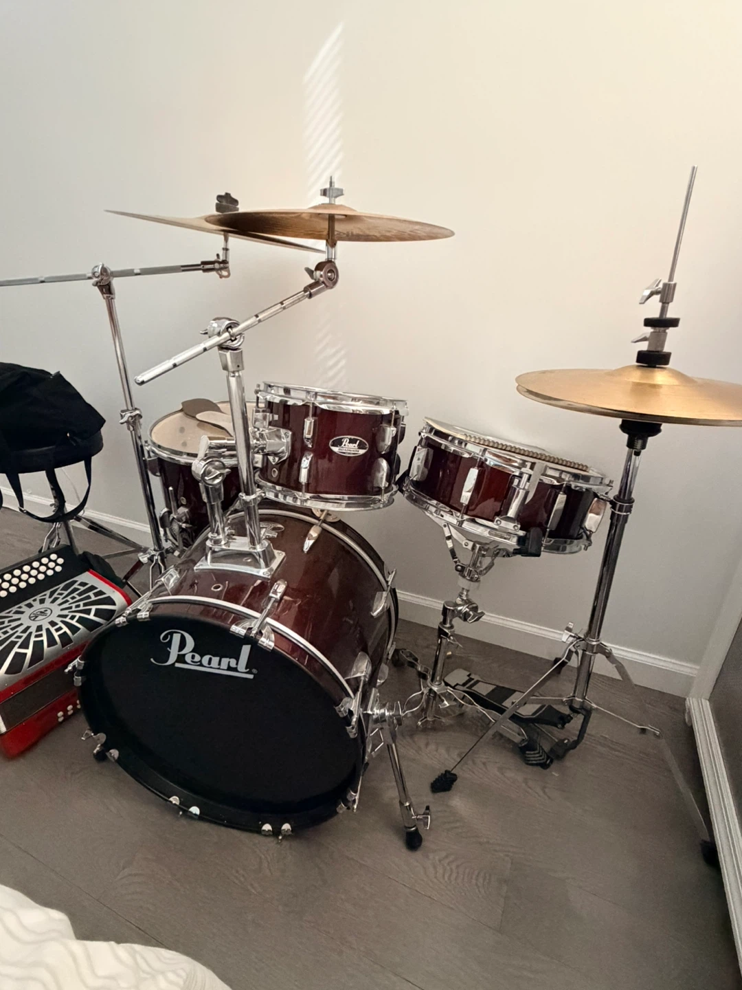 Pearl Roadshow Drum Set