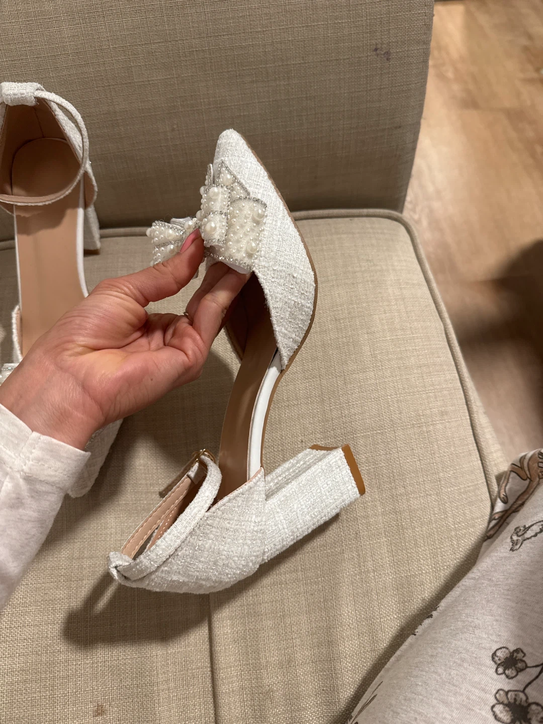 White Tweed Pearl Embellished Bow Heels - photo 2