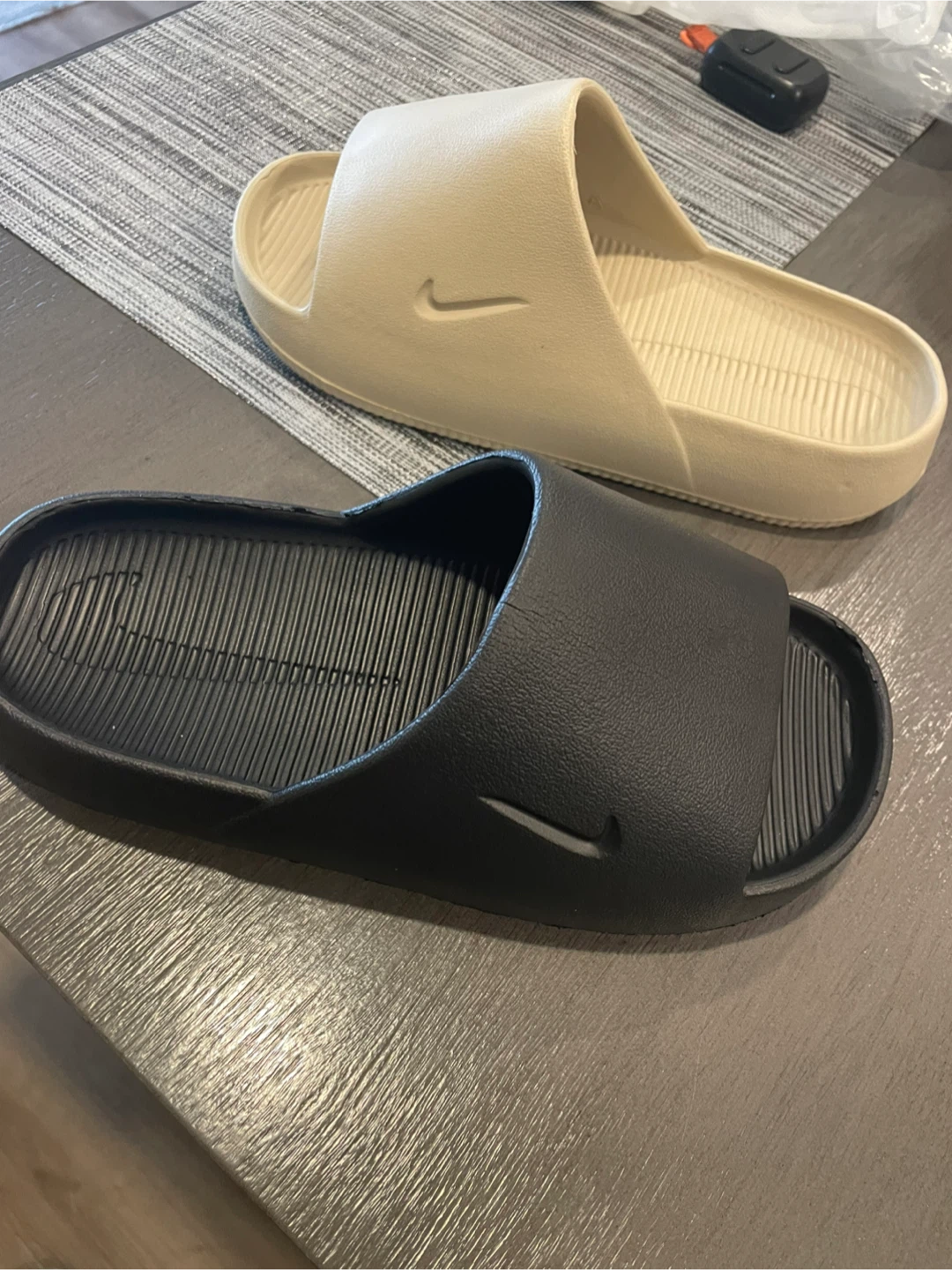 Women’s Nike calm slippers Black & Cream - photo 2