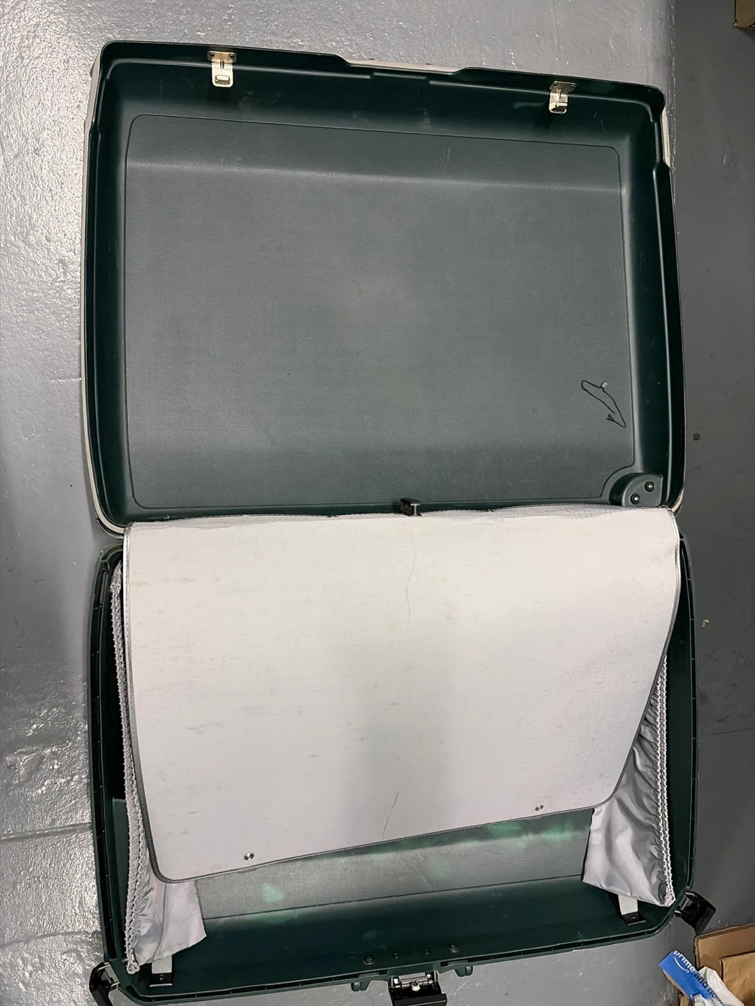 Royal Traveller Hard Shell Suitcase - photo 3