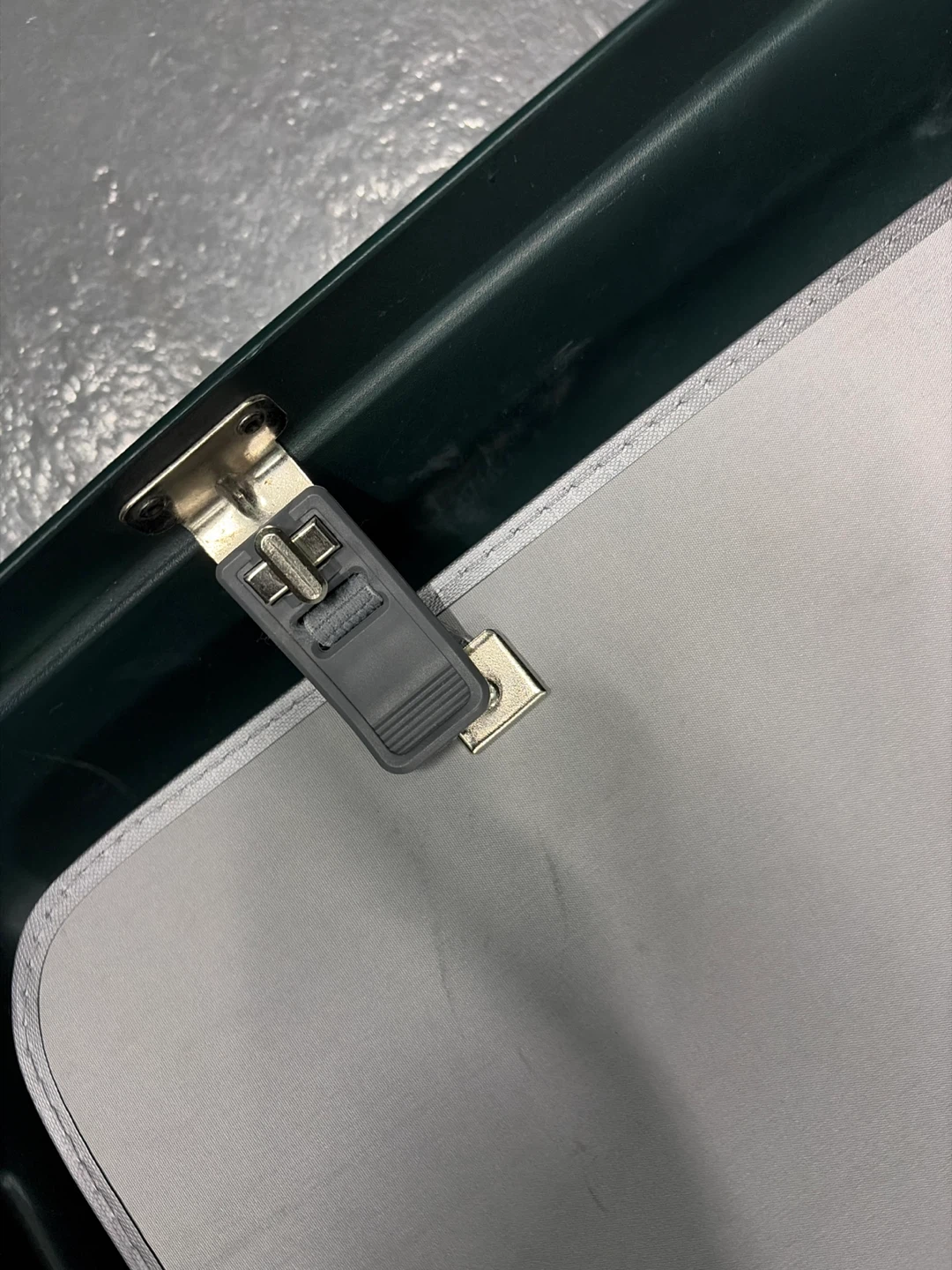 Royal Traveller Hard Shell Suitcase - photo 4