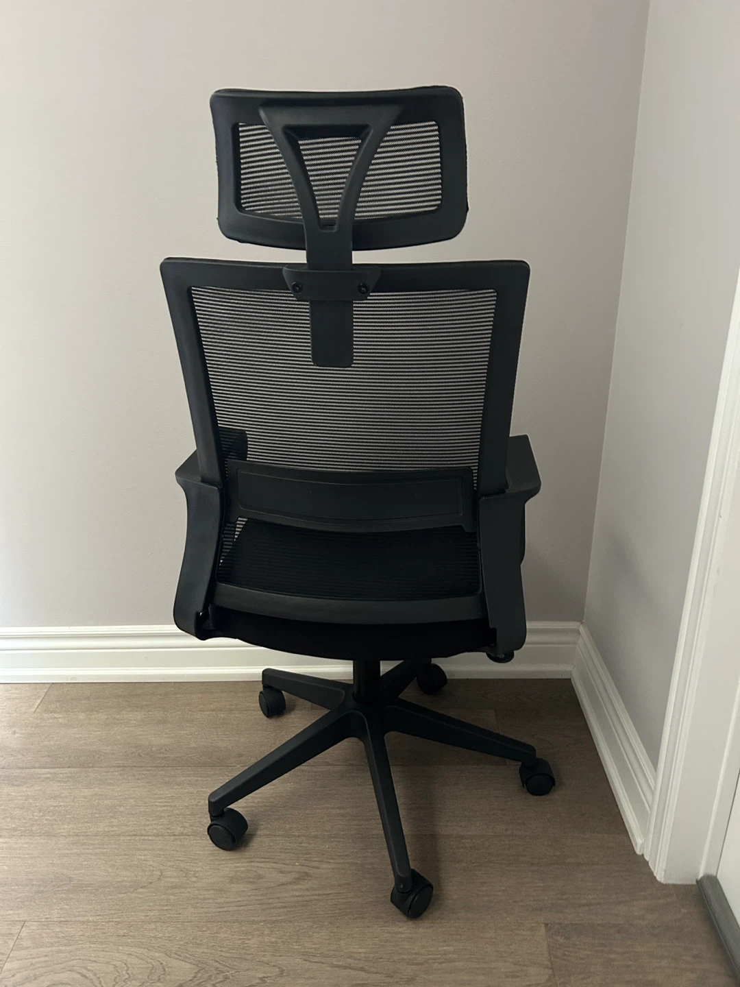 Black Ergonomic Mesh Office Chair - photo 2
