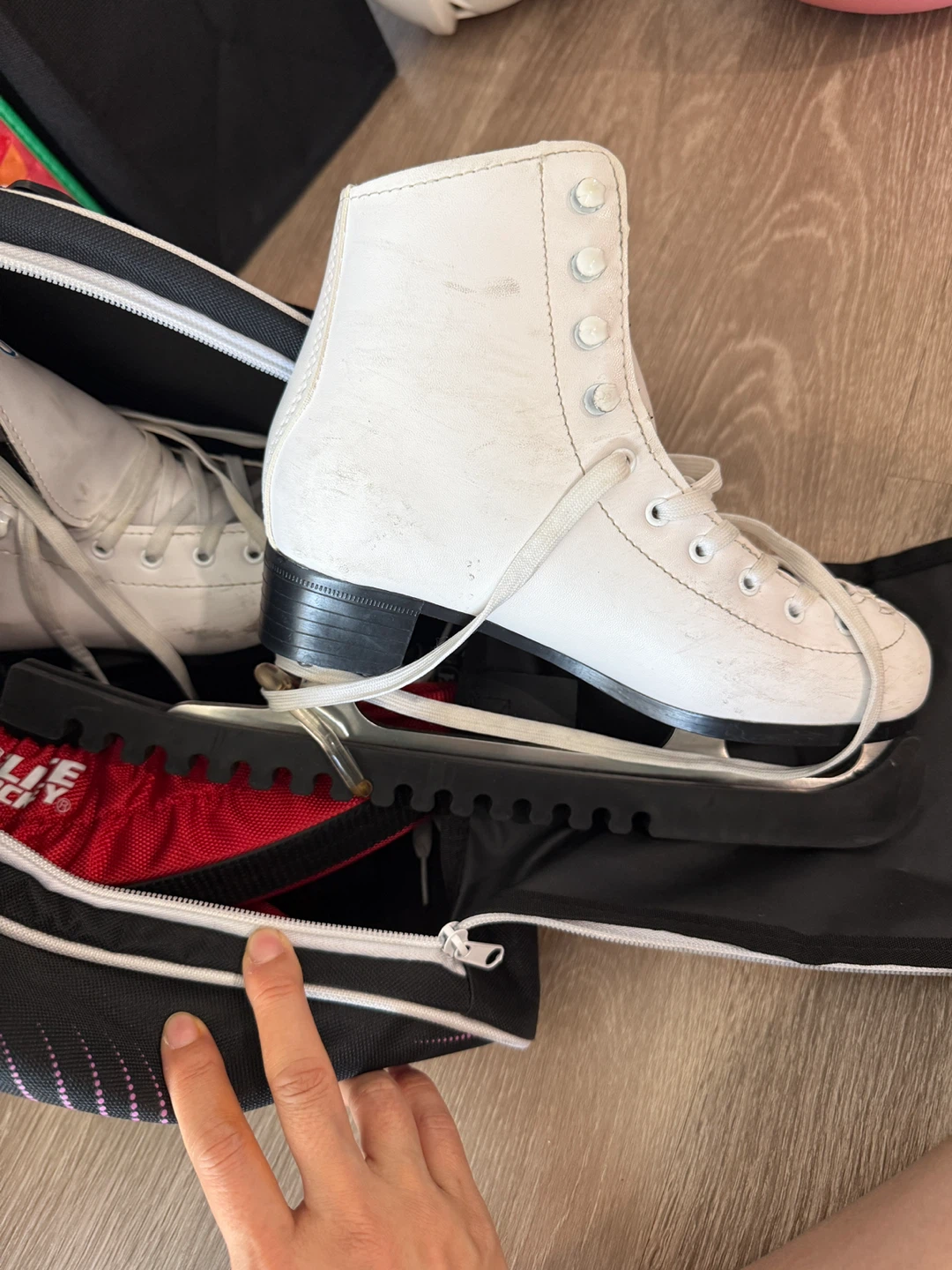 Vic Dream Figure Skates US Size 5 - photo 5