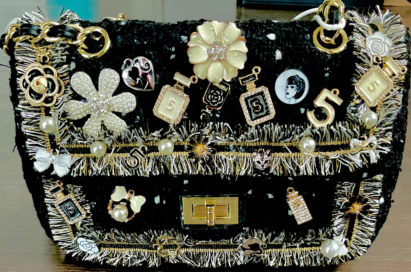 GUYIXUAN Black Tweed Embellished Shoulder Bag