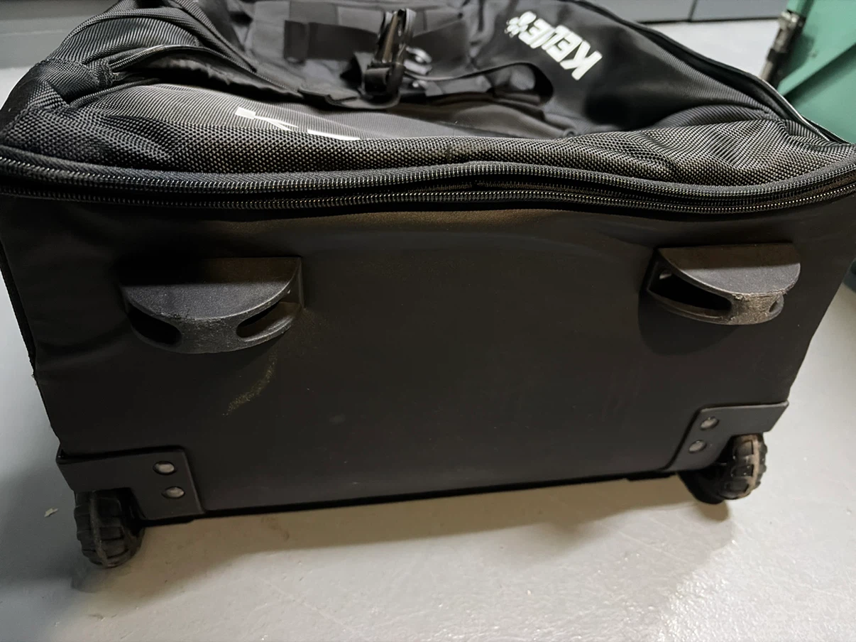 Kelme Rolling Sports Duffel Bag - photo 4