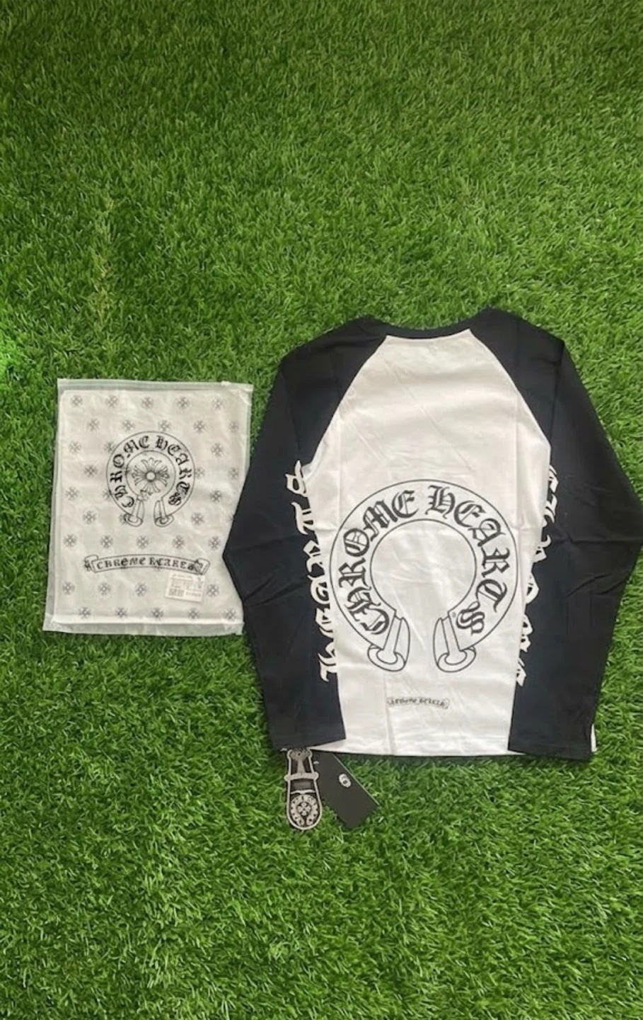 Chrome Hearts Black & White Horseshoe Raglan Long Sleeve - photo 2