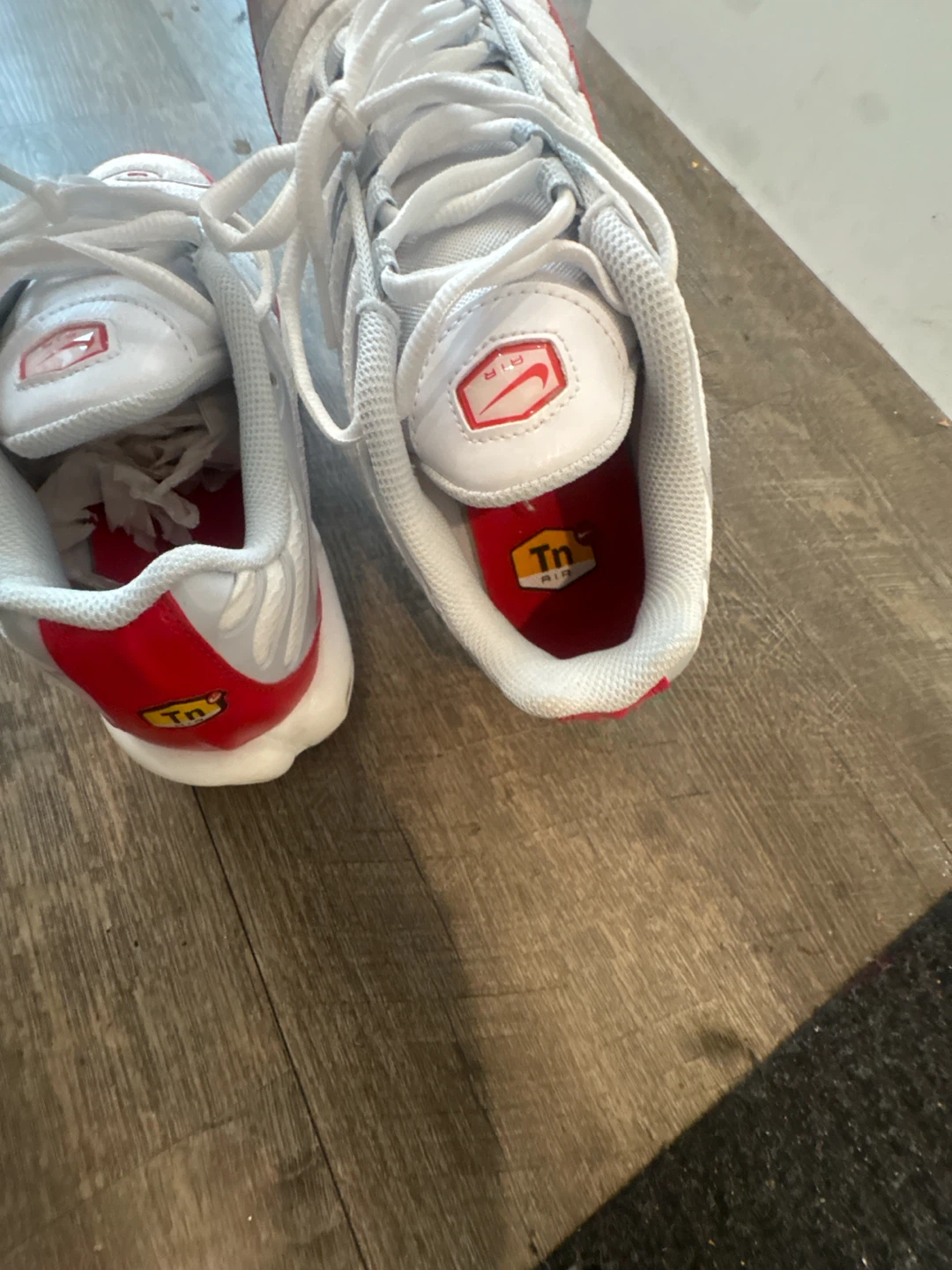 (Brand new) Nike Air Max Plus Tn White and Red (Size: 10.5) - photo 4