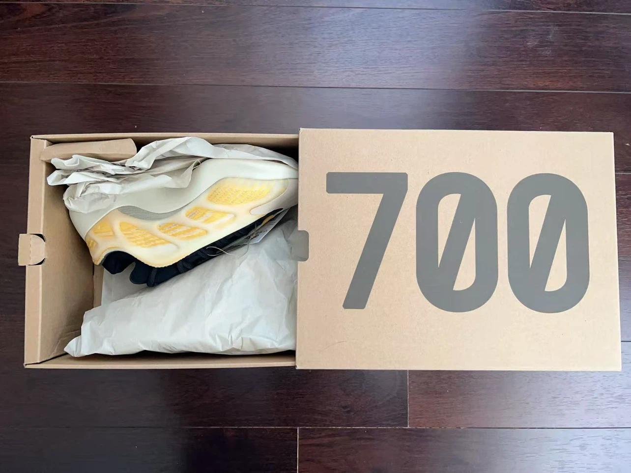 Adidas Yeezy 700 V3 Sneakers