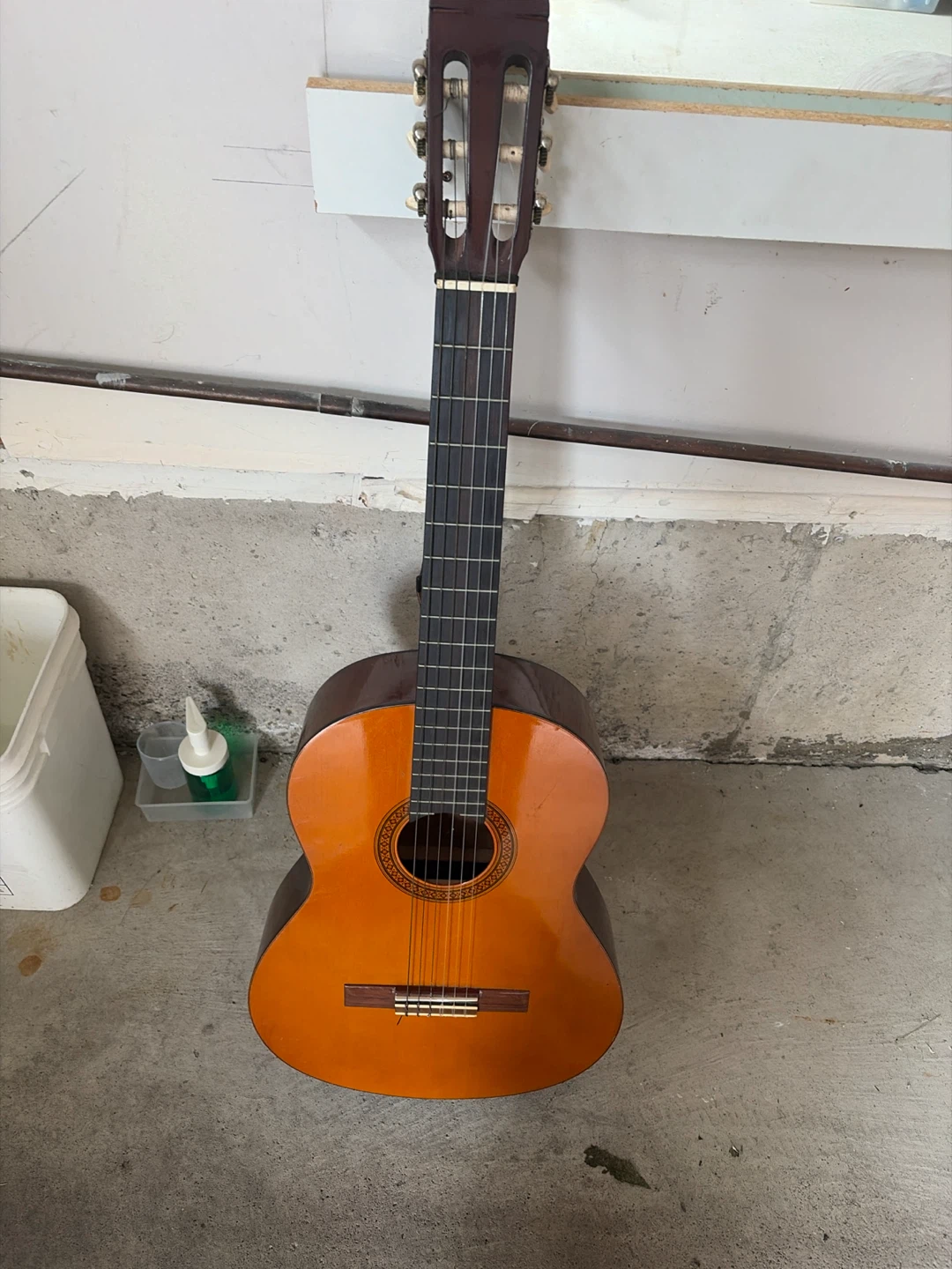Acoustic Classical Guitar with Walters Music Gig Bag