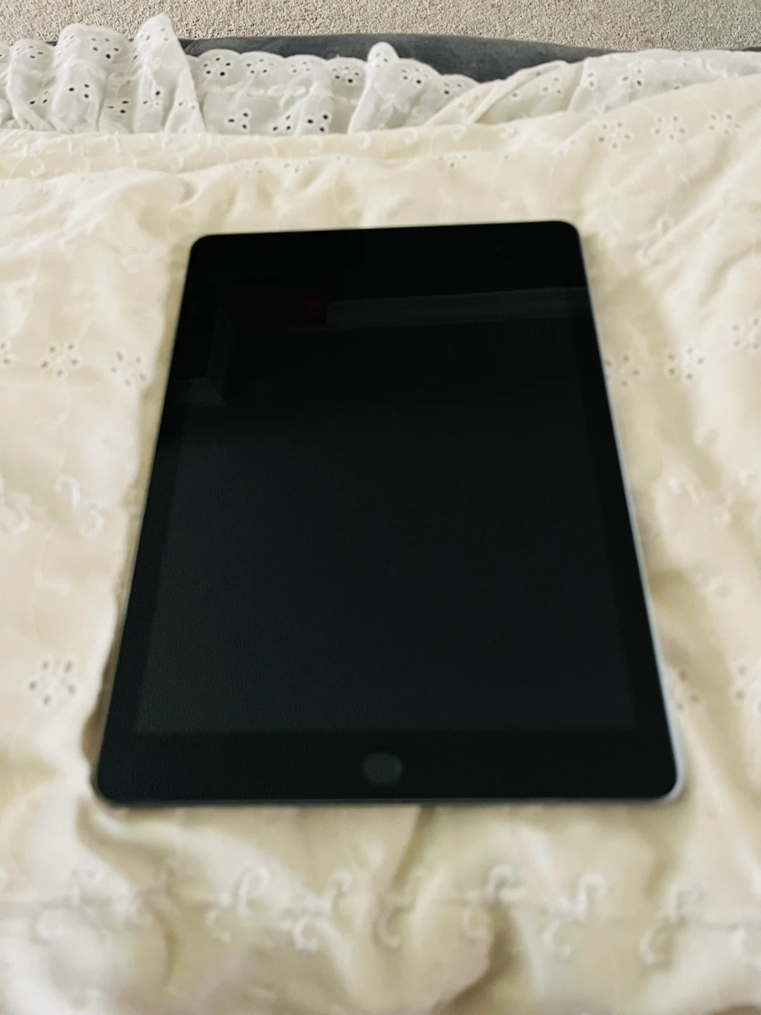 🏈 Apple iPad 6th Generation 128GB Unlocked - photo 2