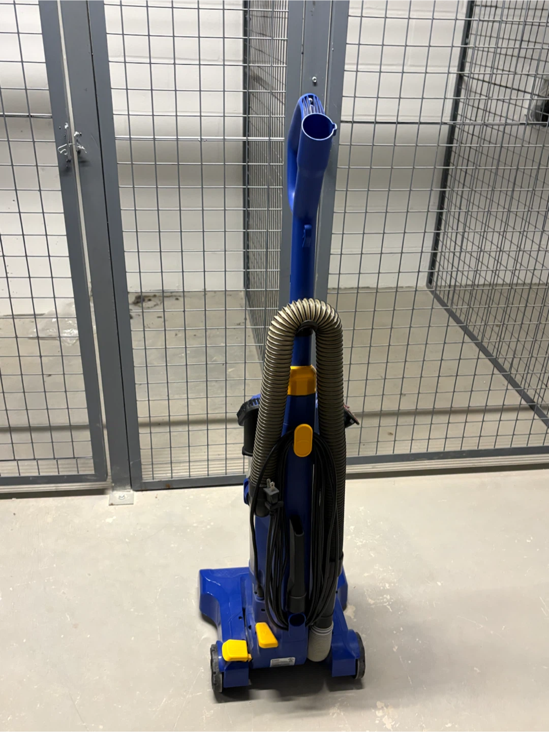 Vacuum Cleaner - photo 3