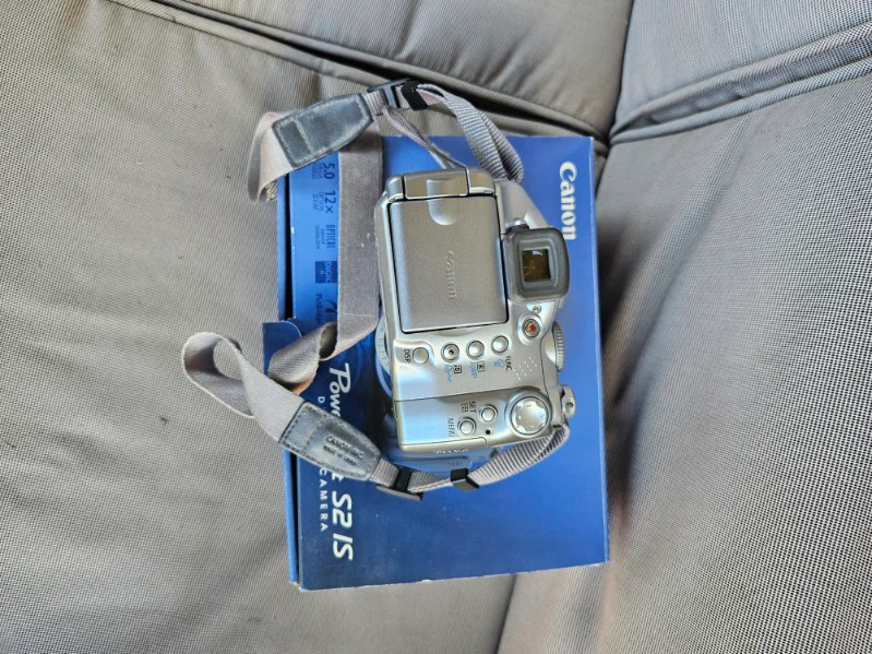 Canon PowerShot S2 IS Digital Camera - photo 5