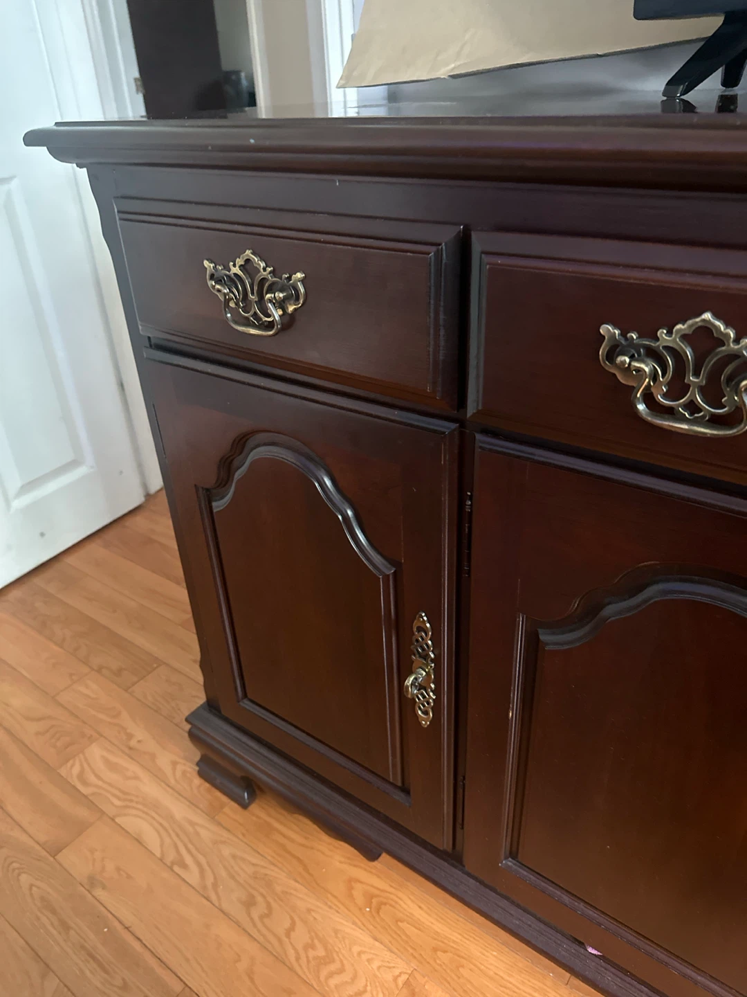 Traditional Dark Wood Buffet Sideboard - photo 2