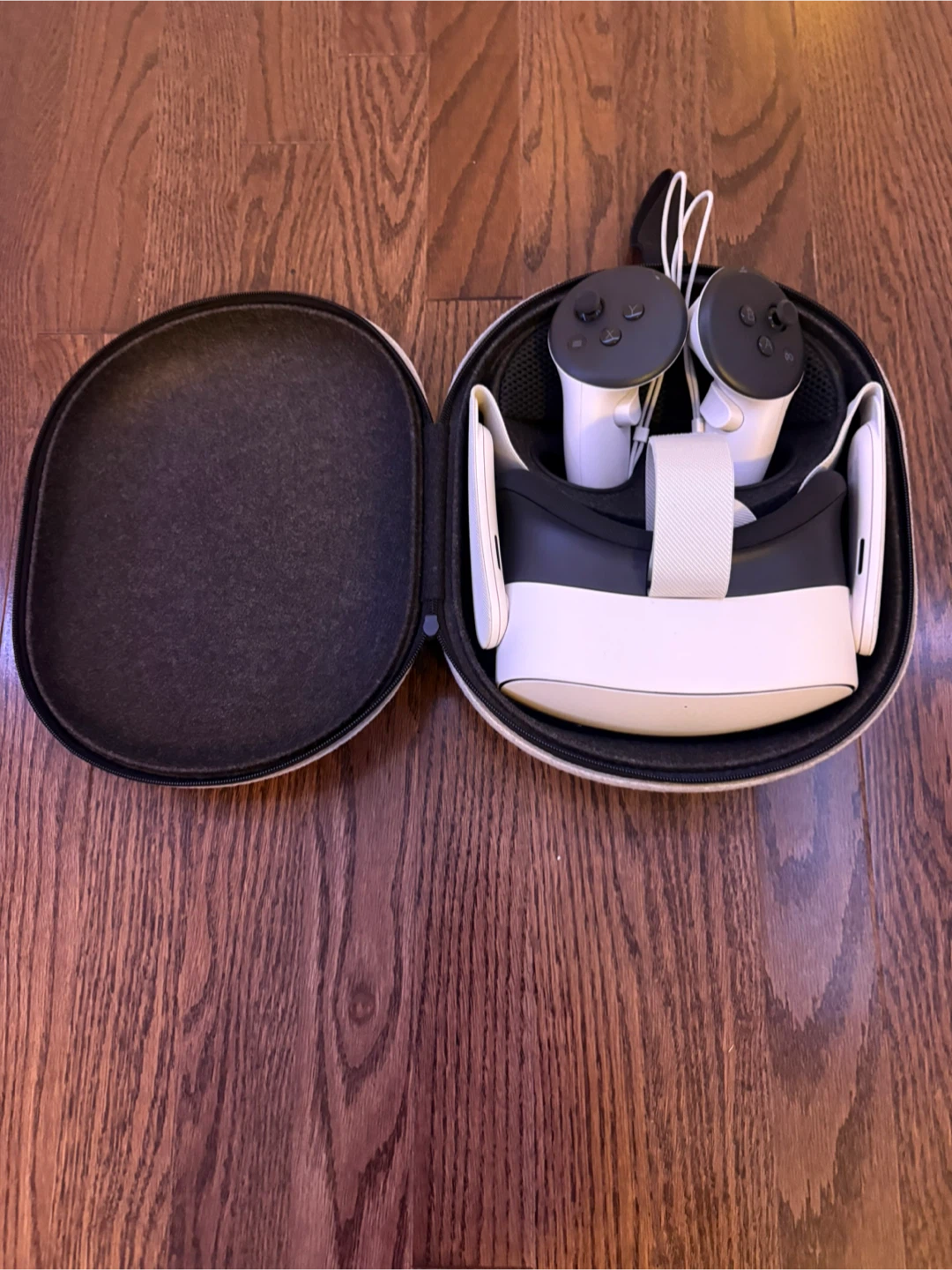 Oculus Quest-3s Barely Used!