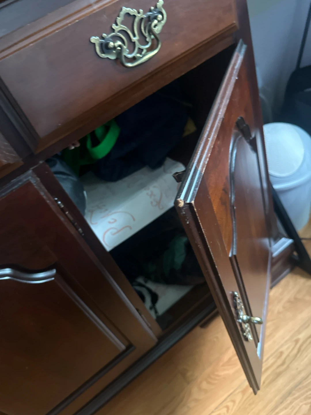 Traditional Dark Wood Buffet Sideboard - photo 4