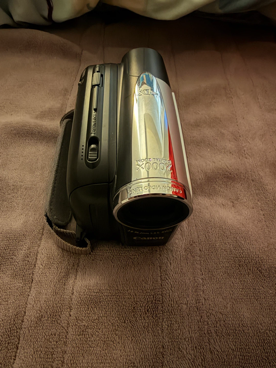 Canon ZR960 MiniDV Camcorder - photo 2