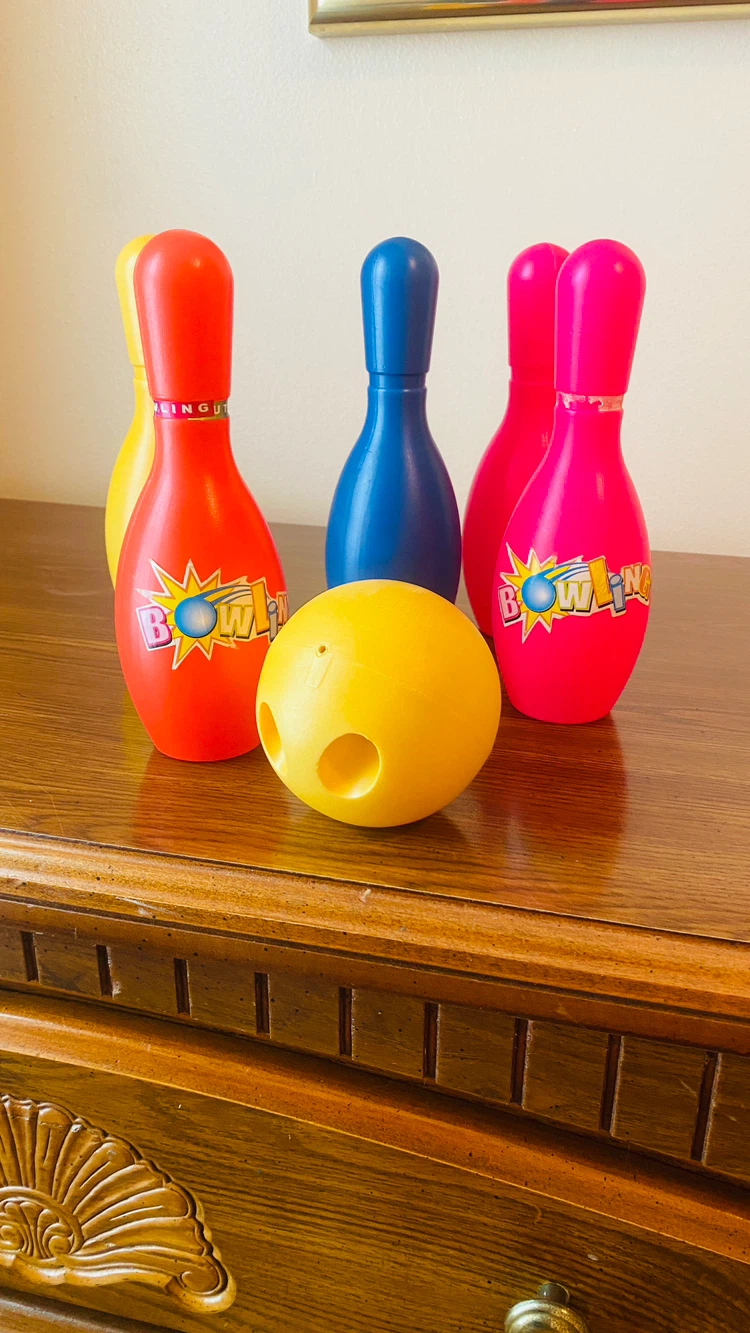 Bowling set , 5 pins one bowl