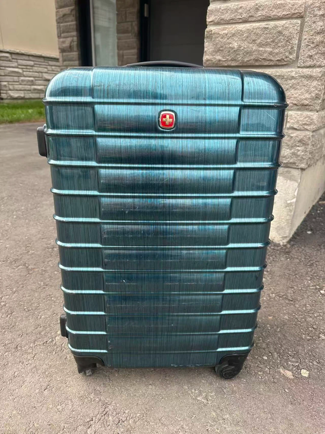 SwissGear Hardside Spinner Luggage