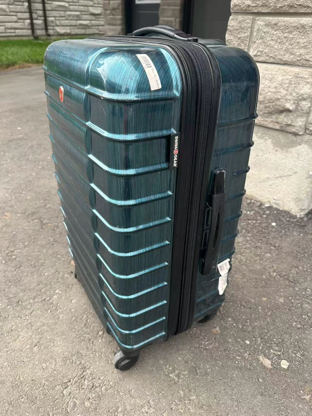 SwissGear Hardside Spinner Luggage - photo 2