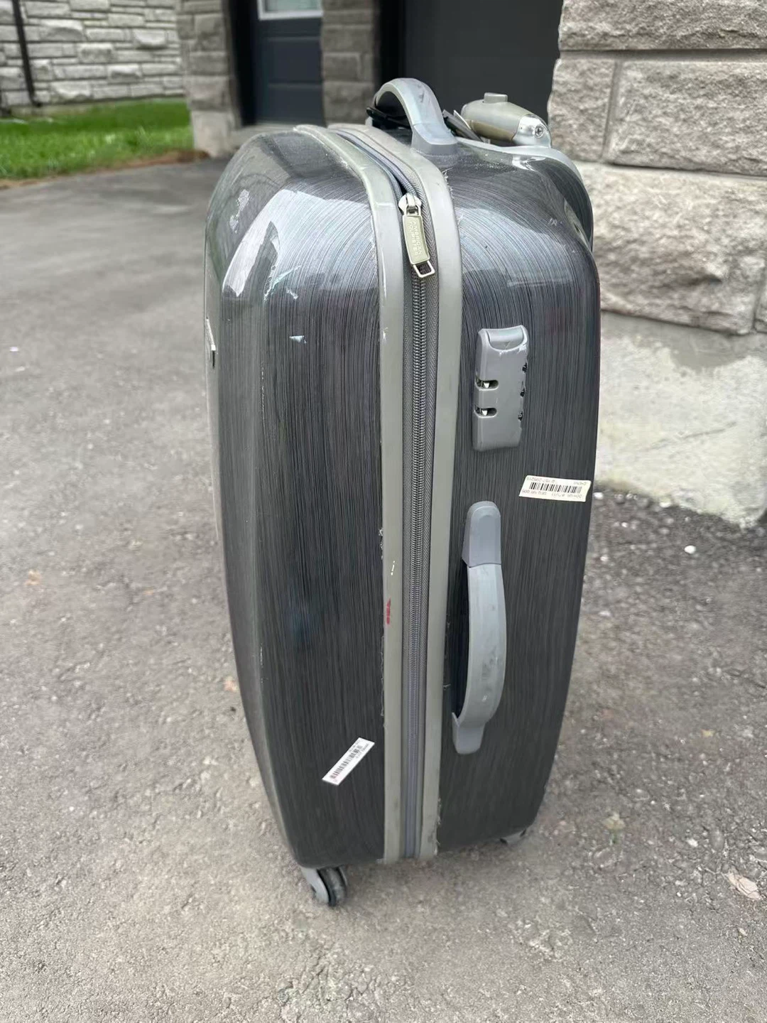 American Tourister hardside carry-on luggage - photo 2