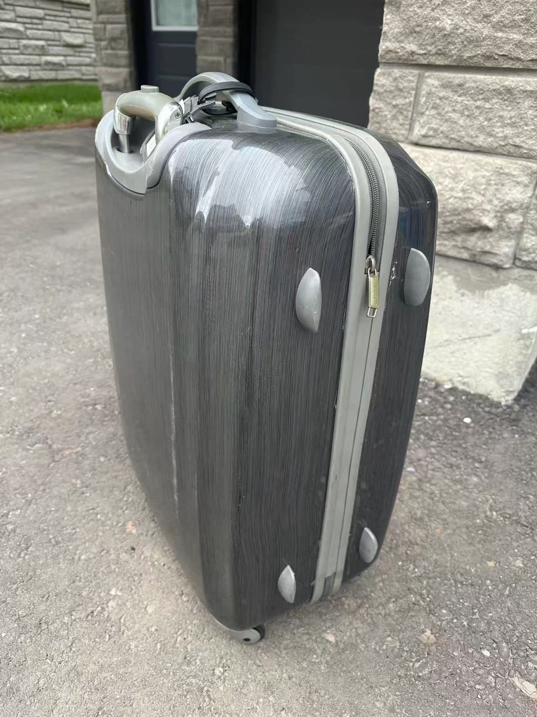 American Tourister hardside carry-on luggage - photo 3