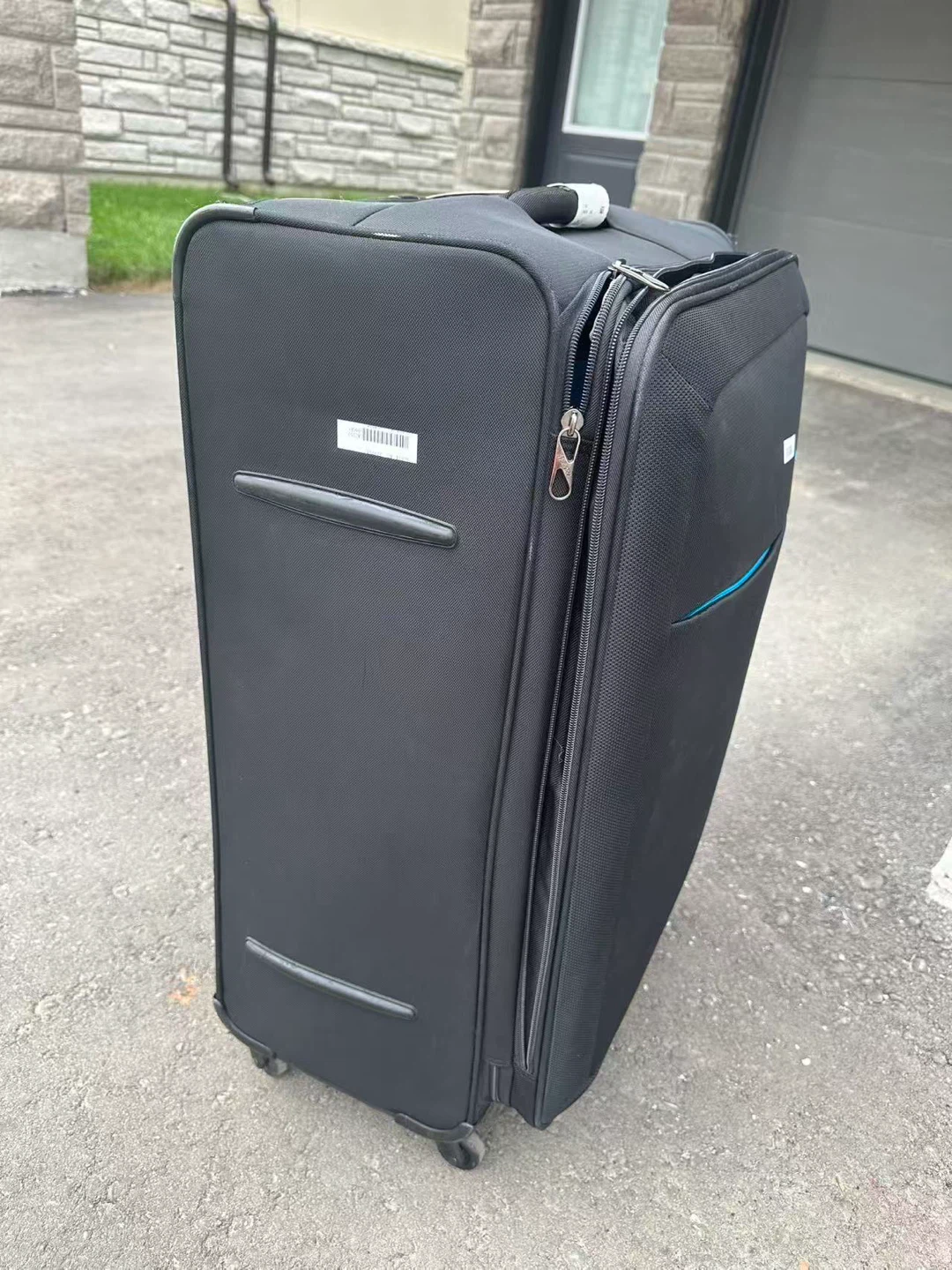 American Tourister black suitcase - photo 4