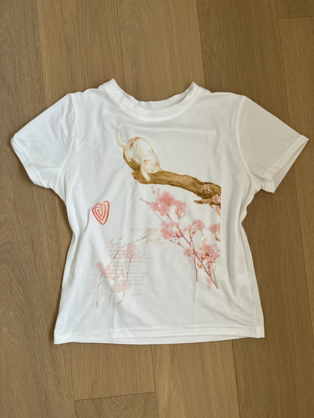 (NEW) White T-Shirt with Cat and Cherry Blossom Print🏈