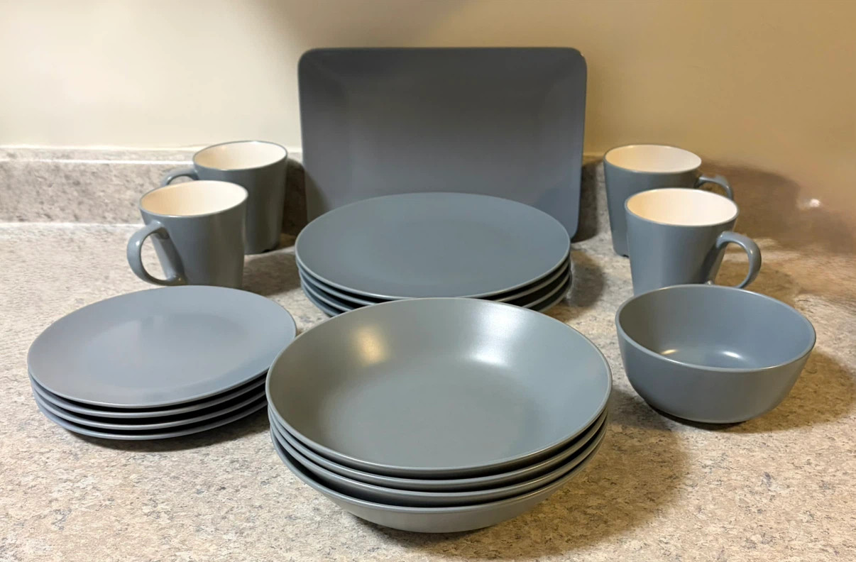 Blue/Grey Dinnerware Set