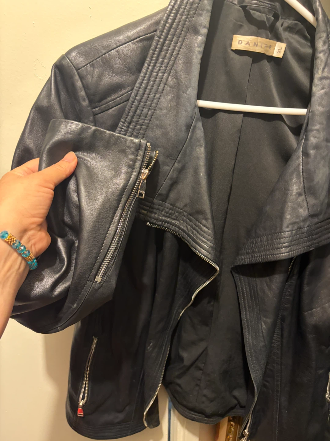 Danier Black Leather Jacket - photo 2