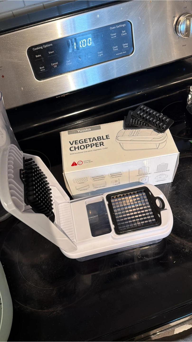 Vegetable Chopper with  Accessories and packaging