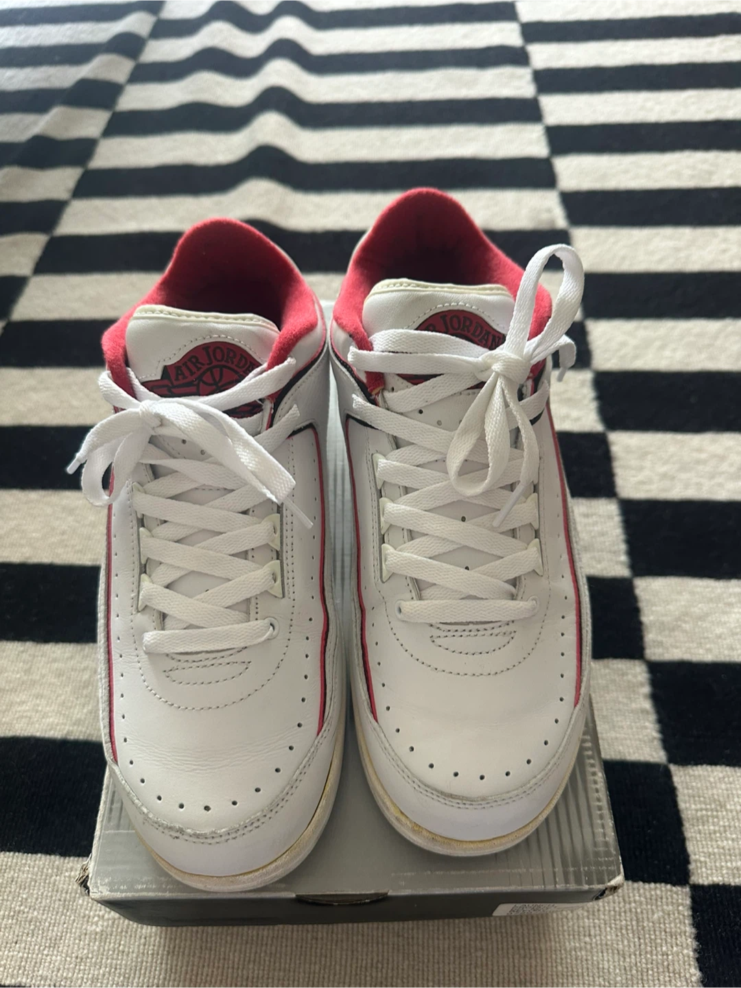 Air Jordan 2 Retro Low White Varsity Red