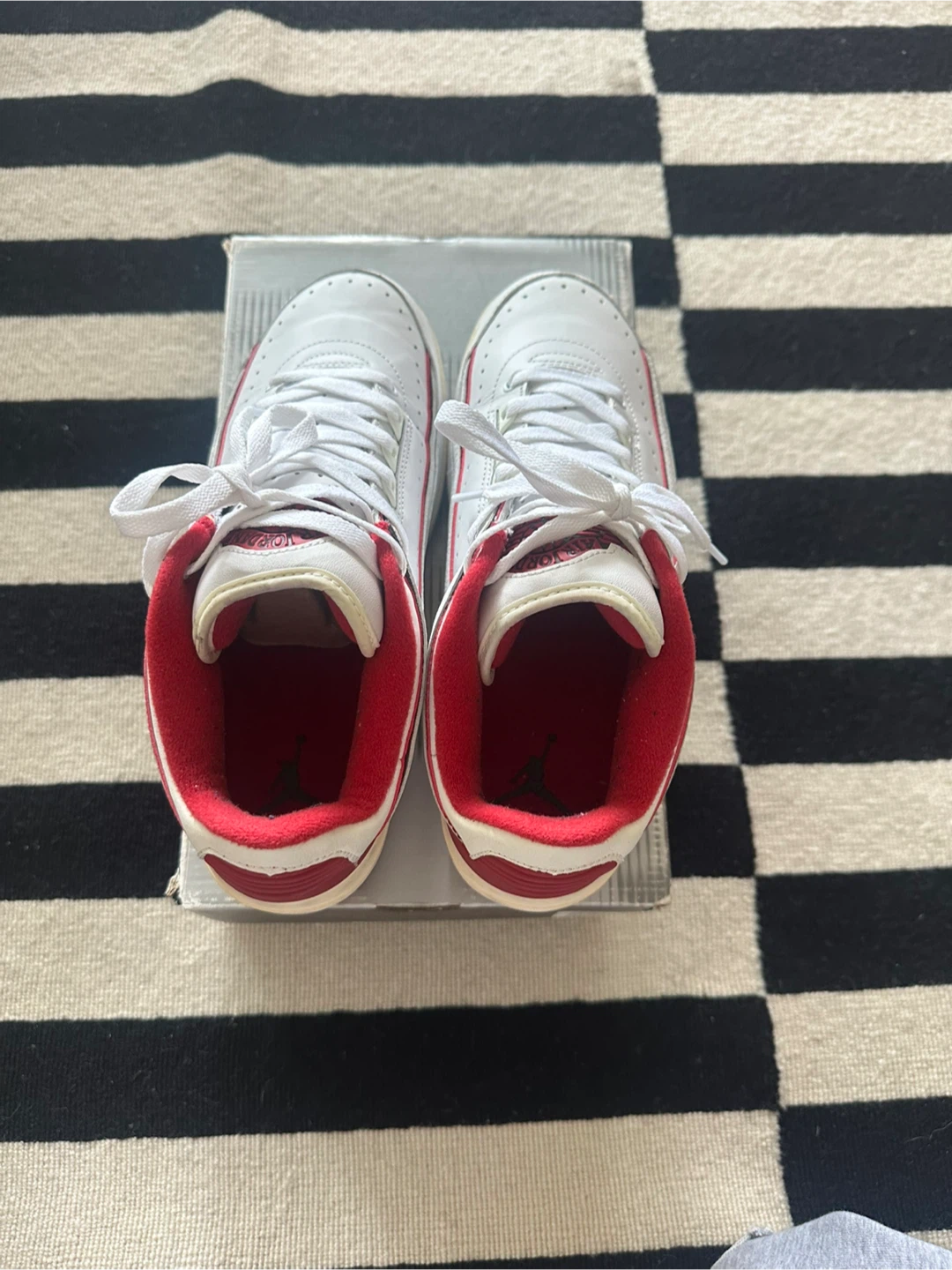 Air Jordan 2 Retro Low White Varsity Red - photo 2