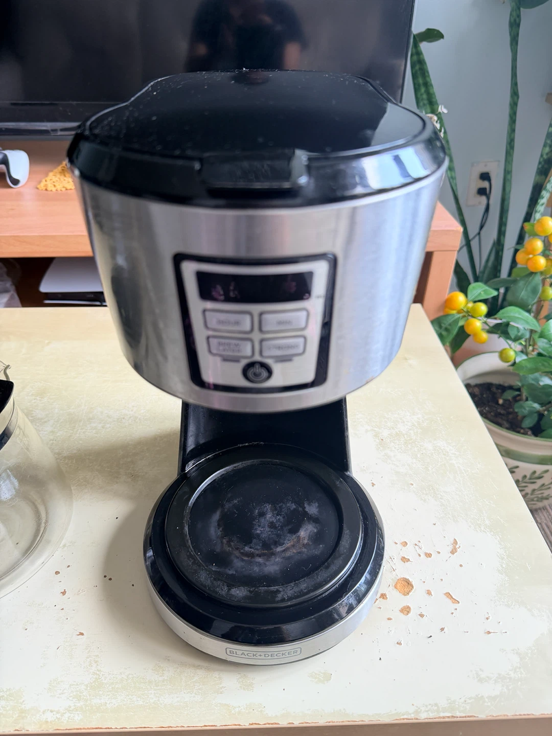 Moving Sale - Black + Decker 12-Cup Coffee Maker - photo 3