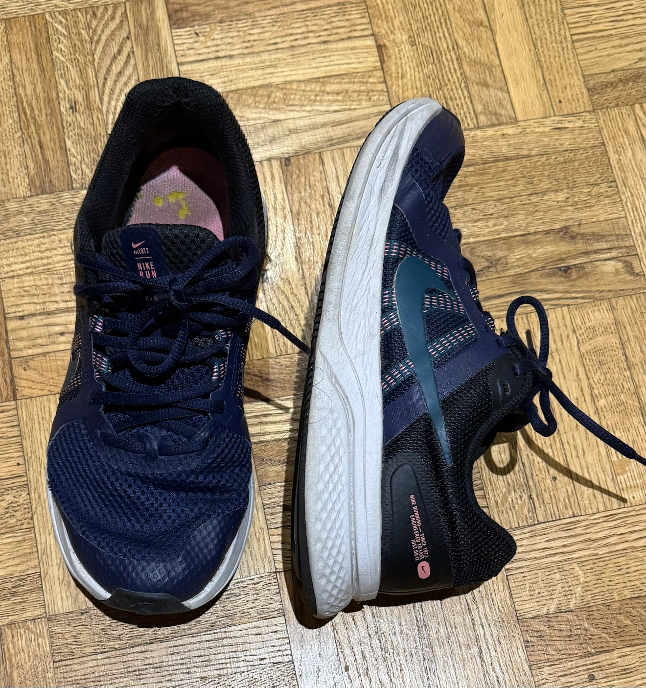 Nike Run Swift V 2.0 women Running Shoes- Used - photo 3
