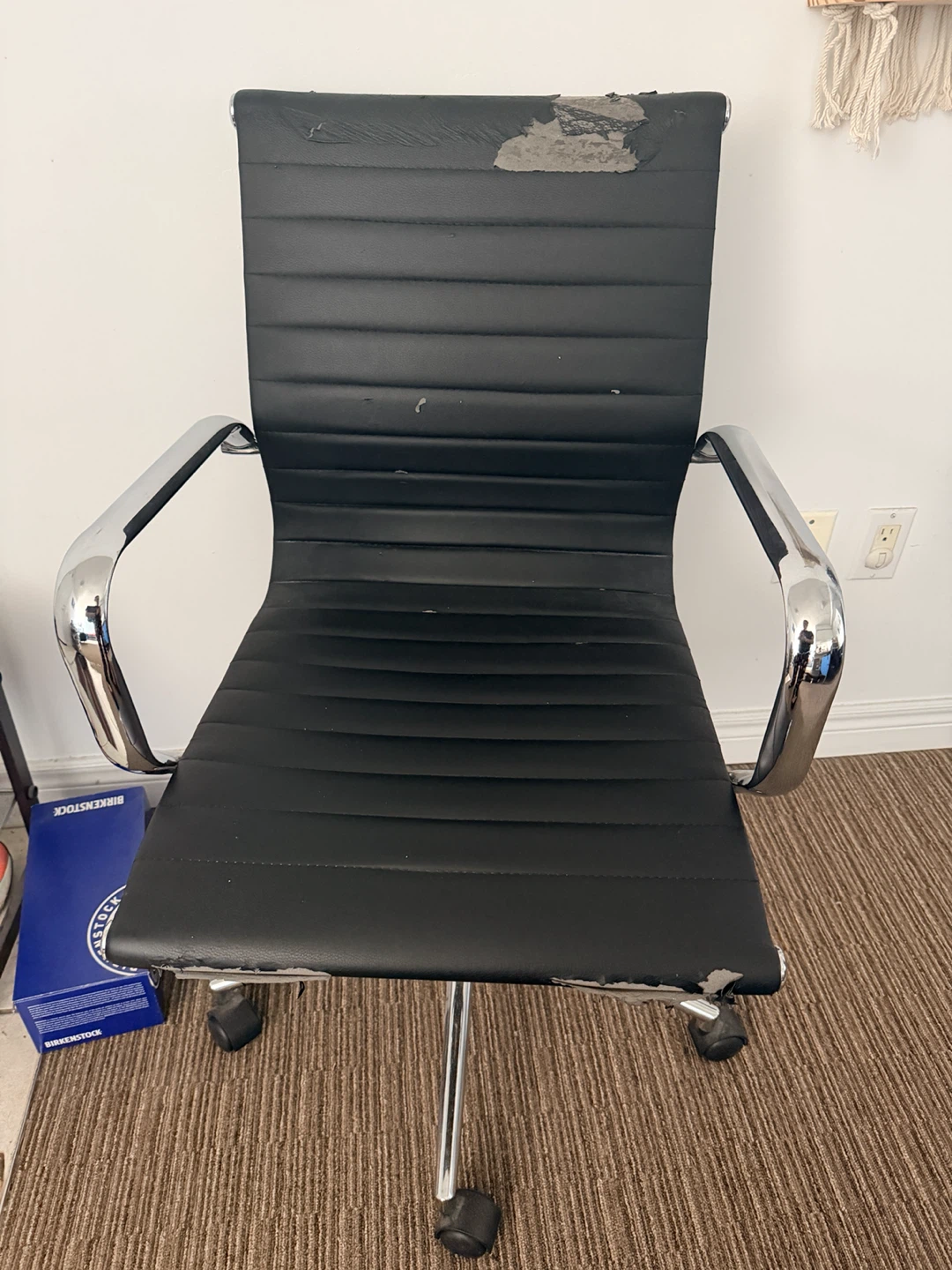 Free - Moving sale - couch, center table and office chair - photo 3