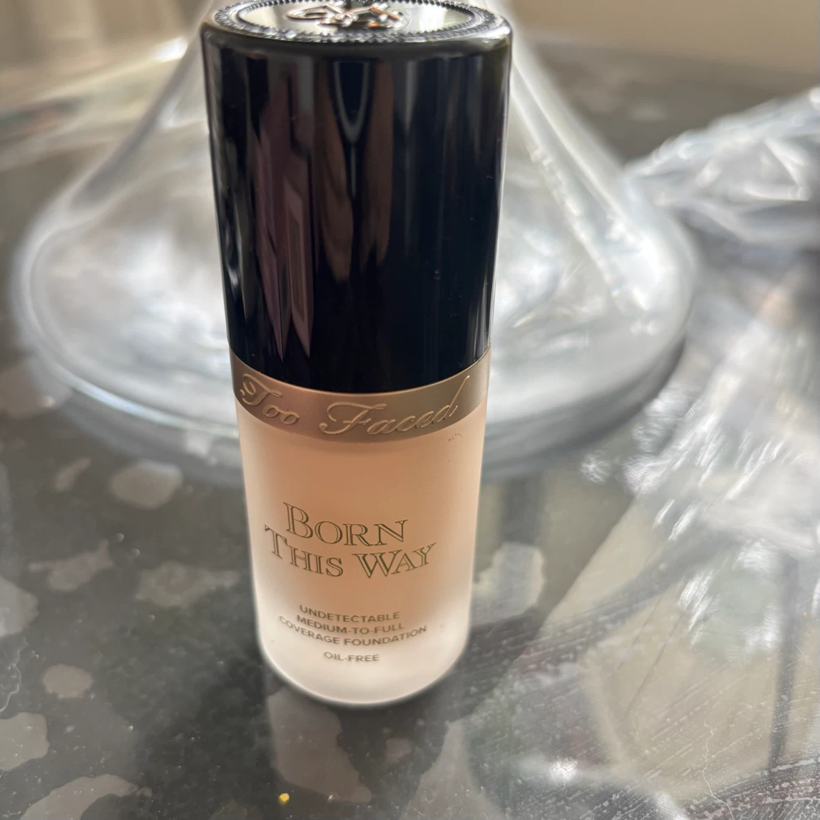 Too Faced Born This Way Foundation - Snow