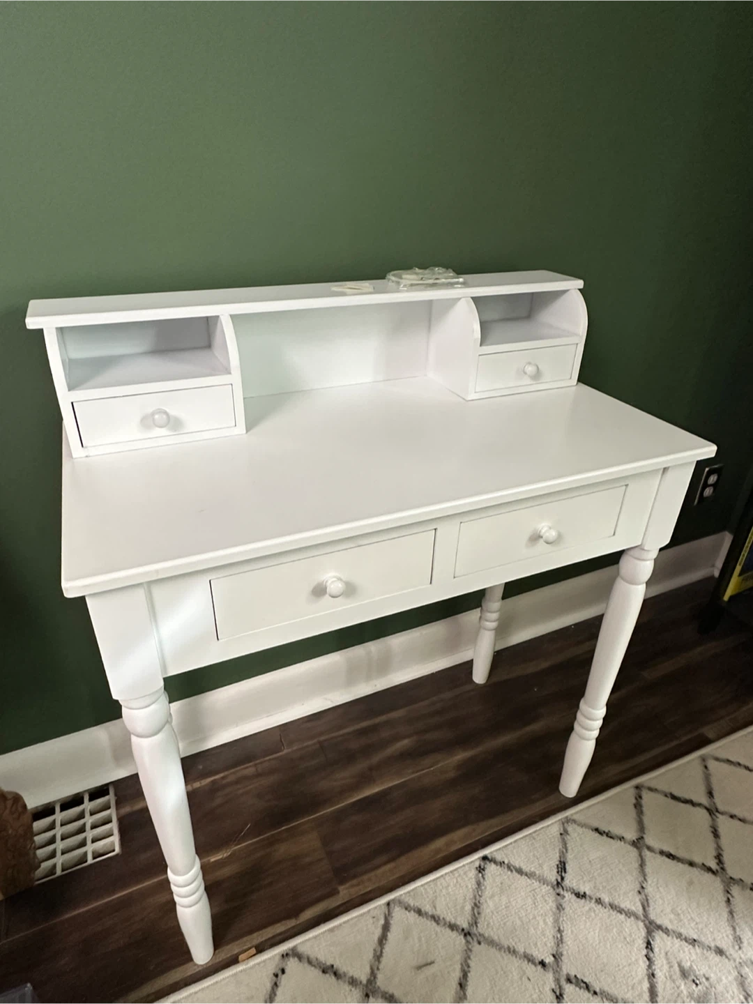 White vanity desk - photo 2