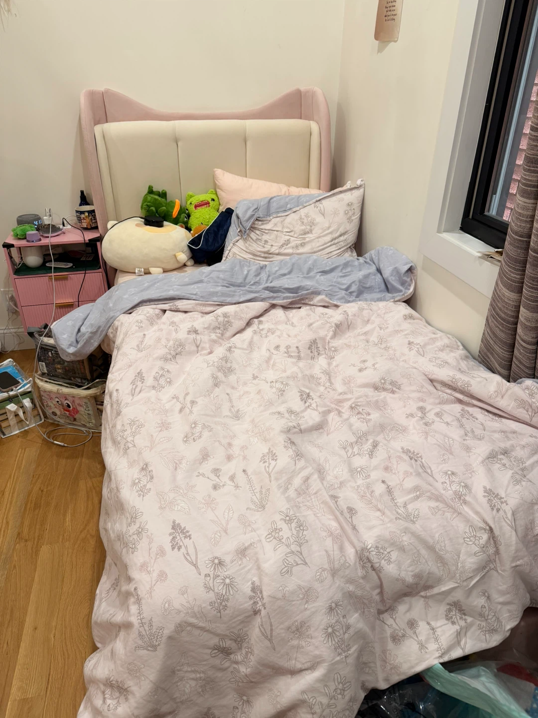 LIKIMIO Twin Bed Frame with Headboard, Pink - photo 3
