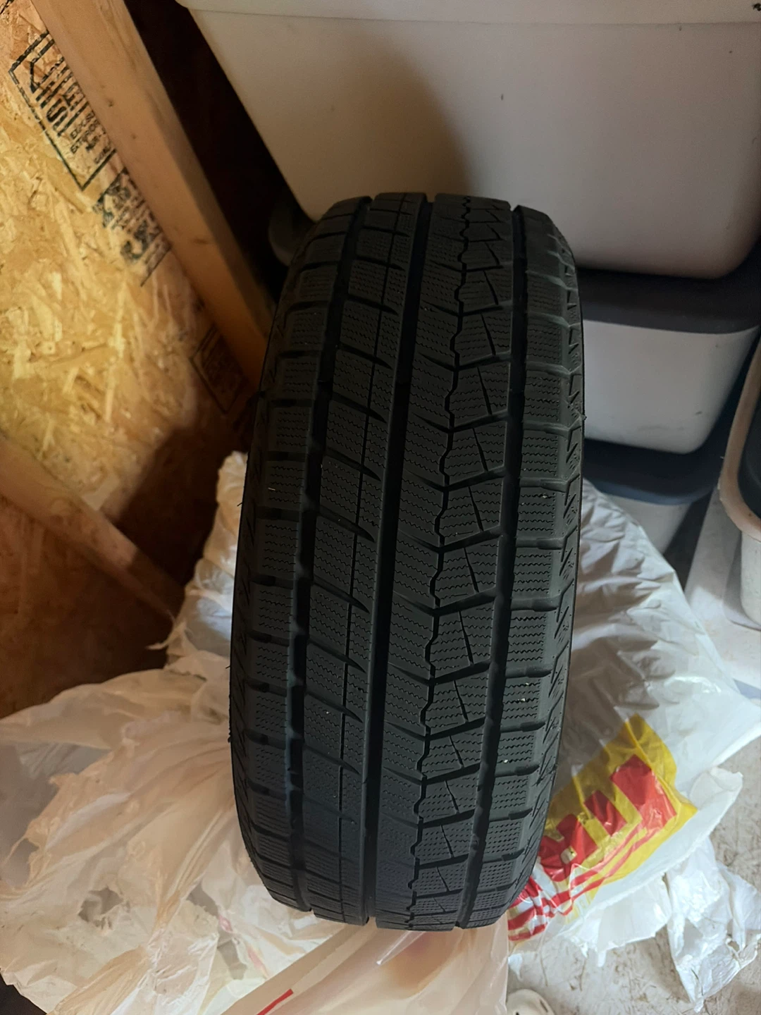 4 Brand New iLink Winter Tires 205/65R16 91H – Never Used