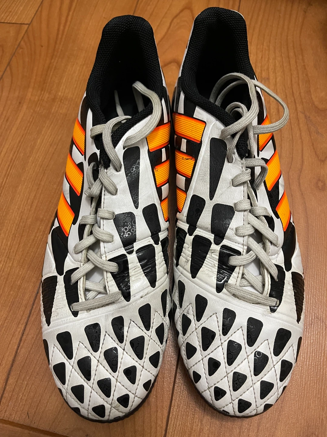 Adidas soccer cleats, men's size 10