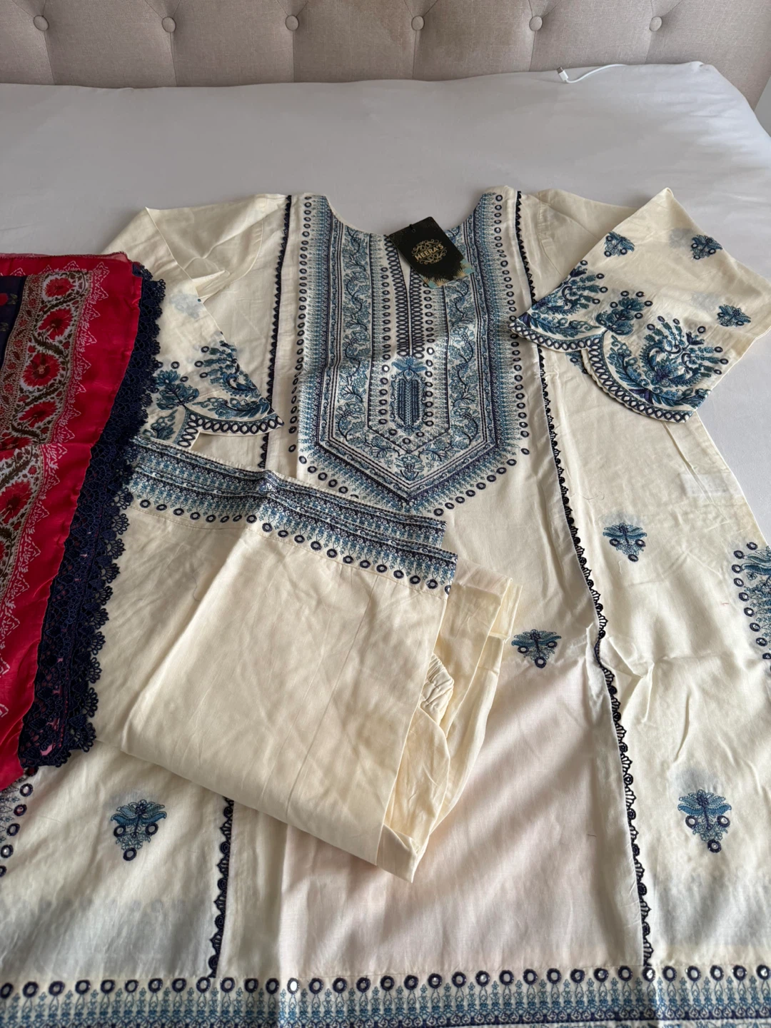 Heera's Ladies 3-Piece Suit - photo 2