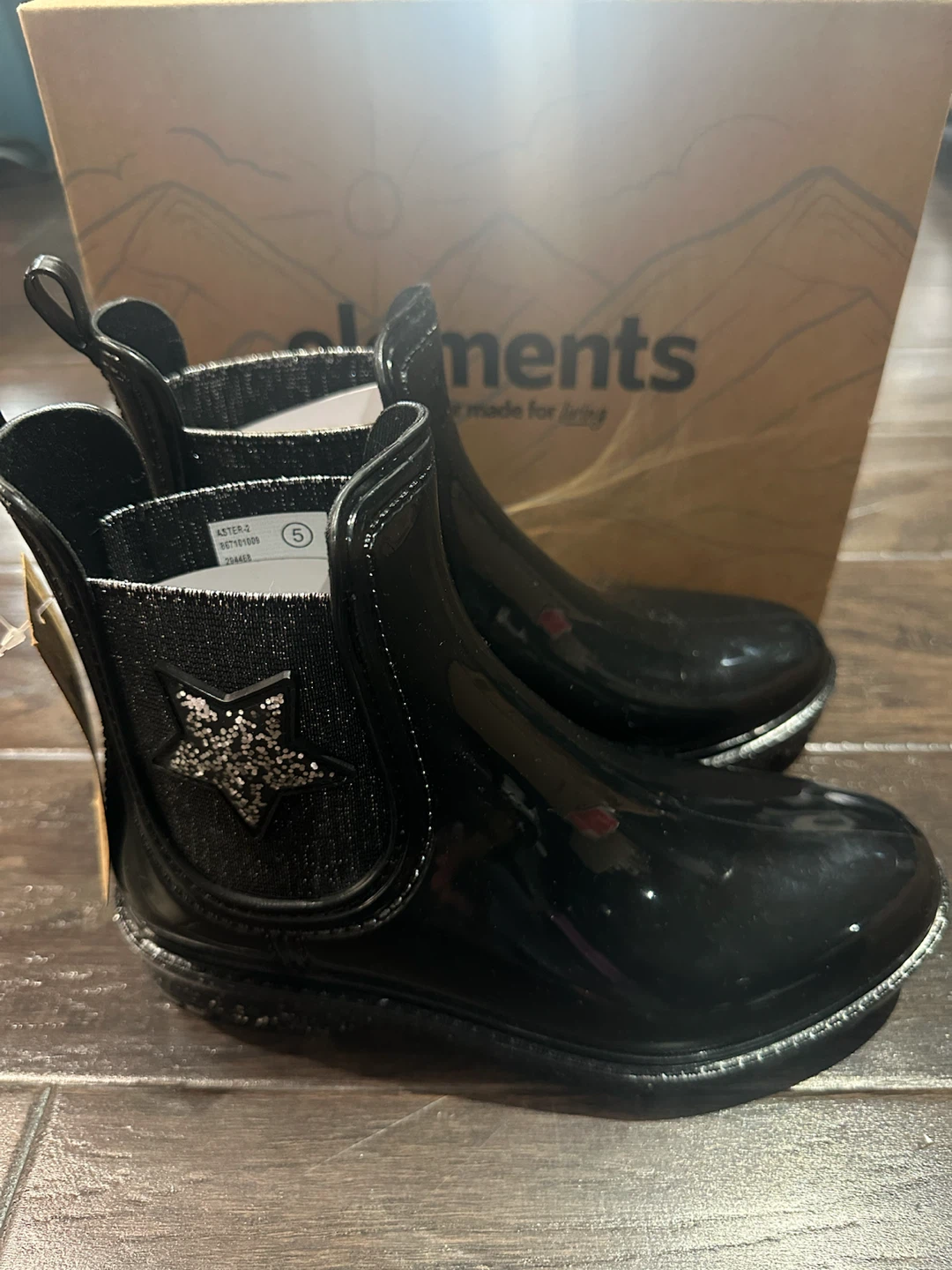 Elements Waterproof Boots Size 5