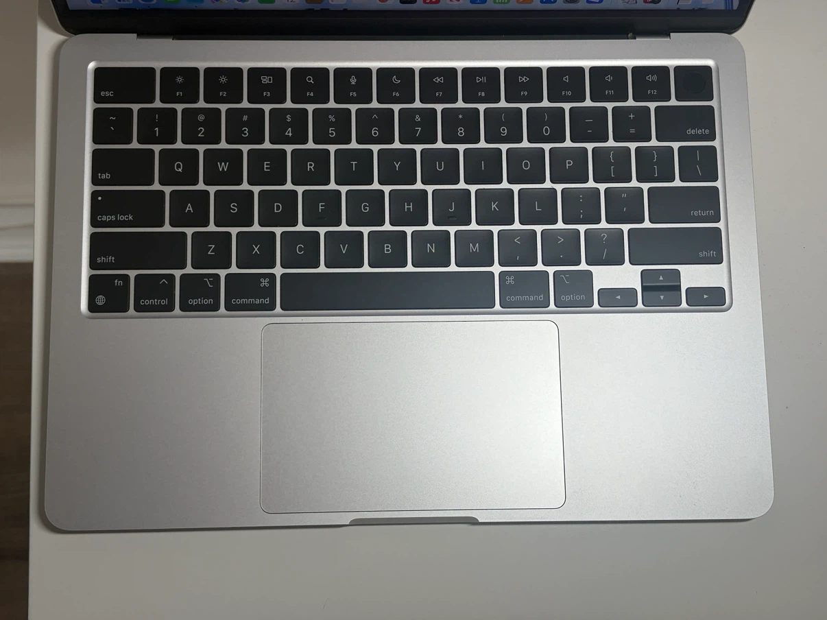 2024 Apple MacBook Air 13-inch M3 - photo 2