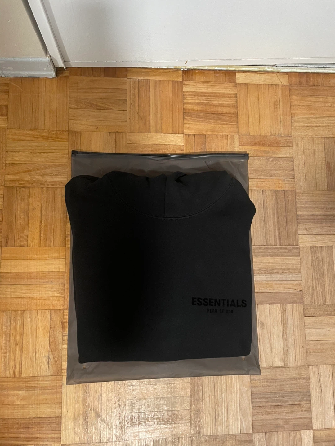 1:1 Black Essentials Hoodie M