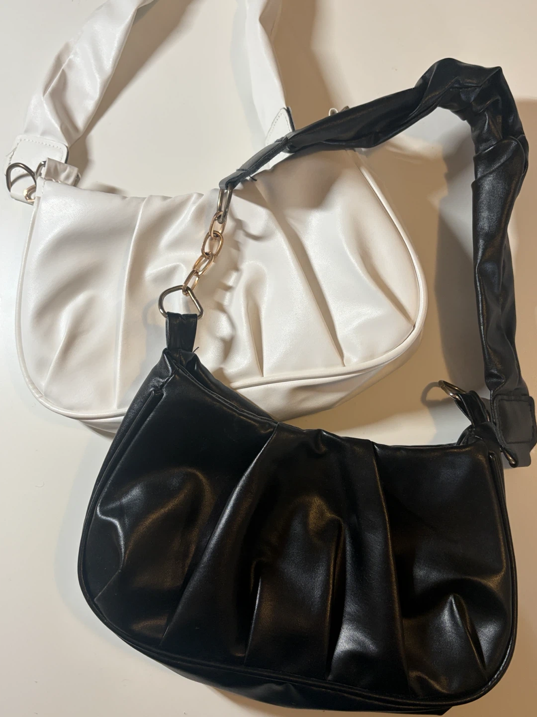 Simple Pleated Cloud Shoulder Bag - Black & White
