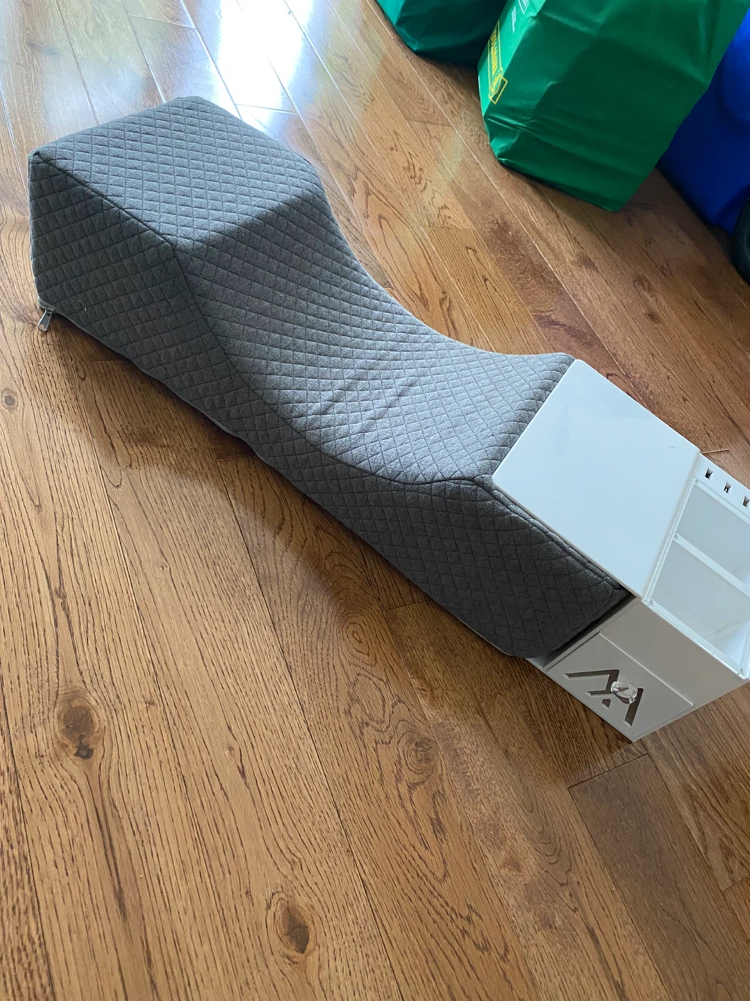 Lash Pillow with Storage